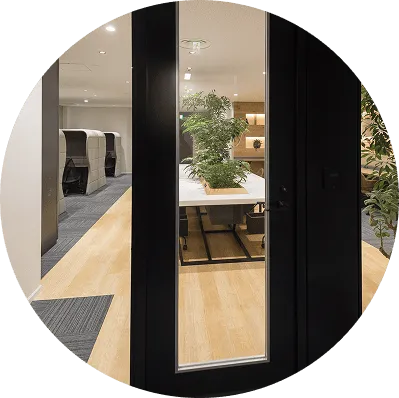 店舗事務所の出入口