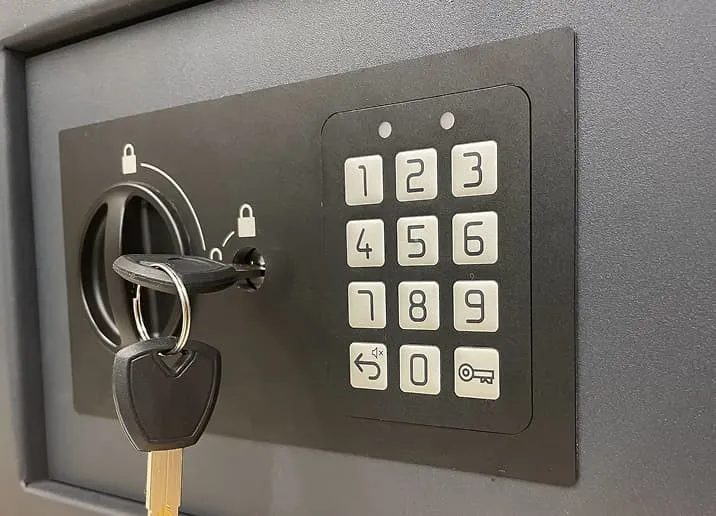 金庫やロッカーの鍵が1 本しかない