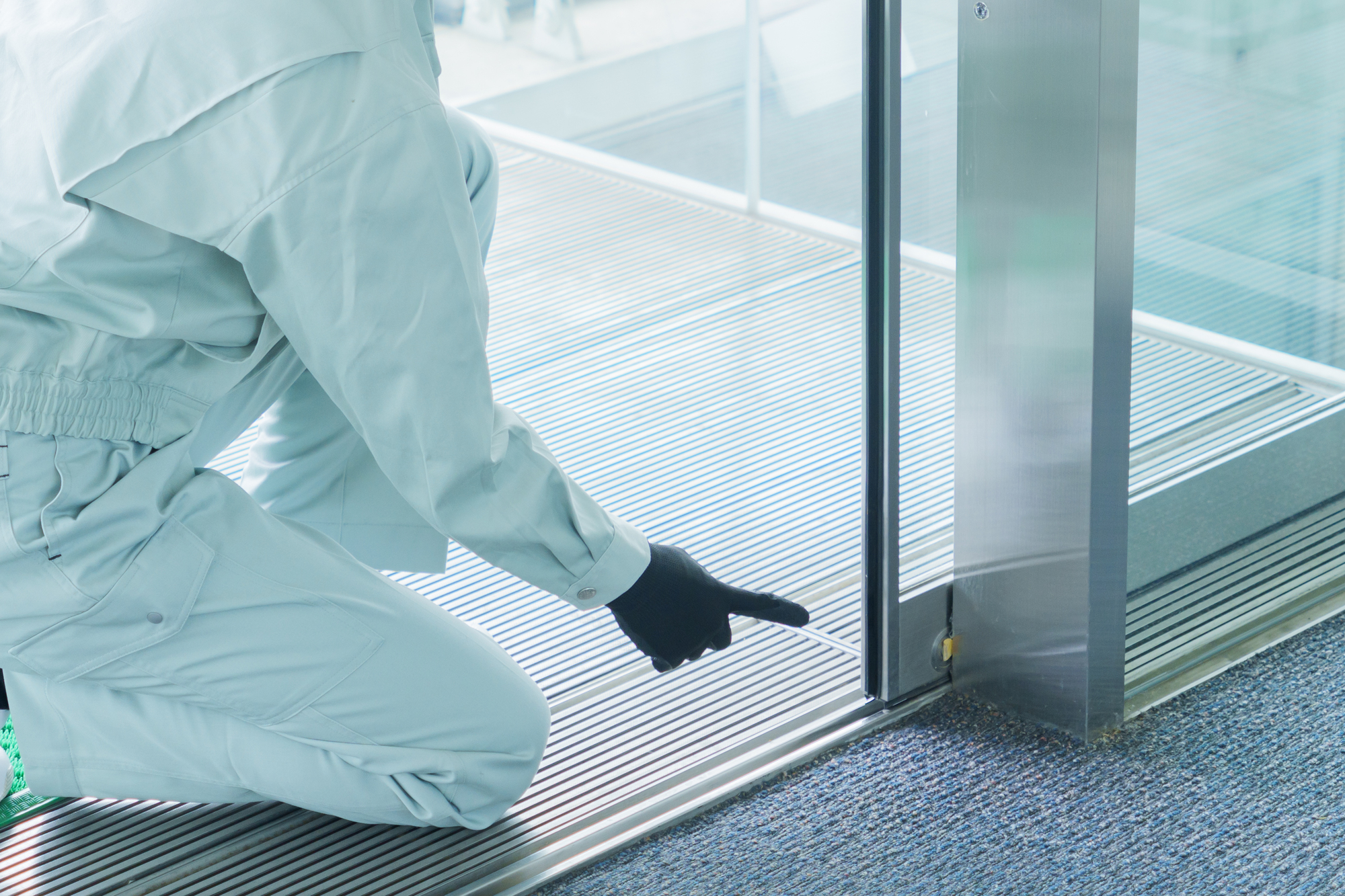 自動ドアが開かず、来客対応ができない！の対応