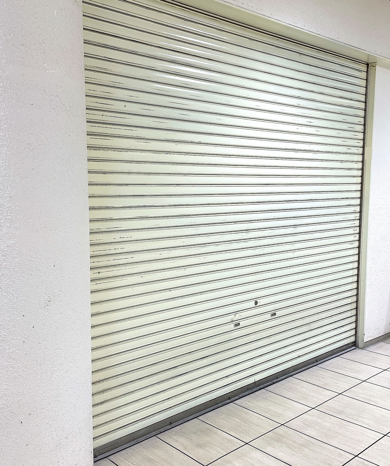【 松戸市松戸】「店舗シャッターの鍵が空回りして開かない」の状況
